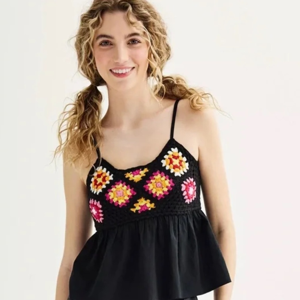 Dizzy Lizzy Crochet Floral Tank Top Sleeveless Blouse Black Boho Festival